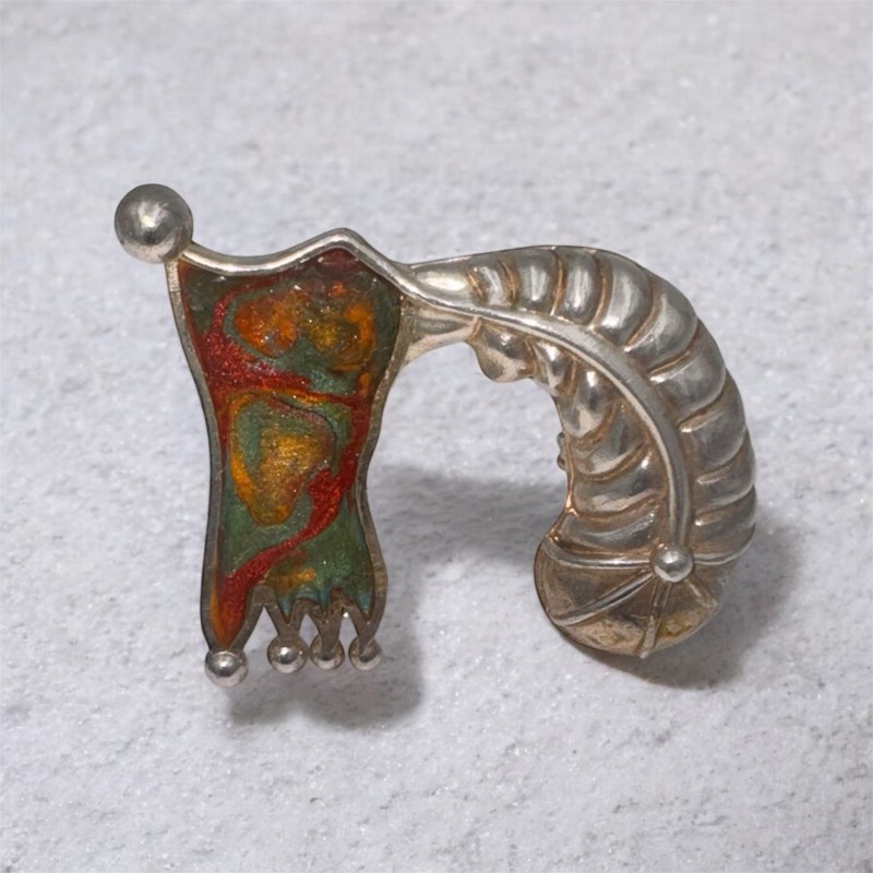 THE JESTER’S SOULBROOCH